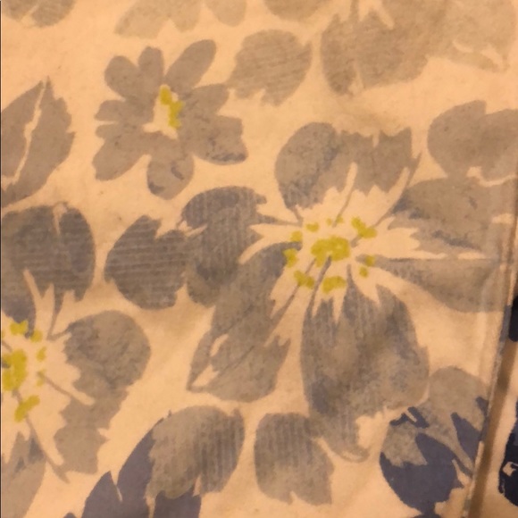 Hollister Floral Gradient Jean - Picture 2 of 3